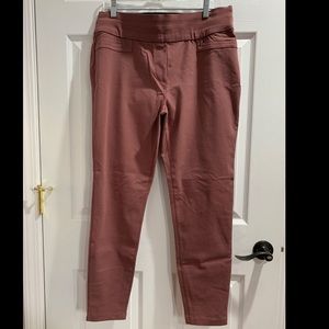 Maurice’s size large mauve pull on pants